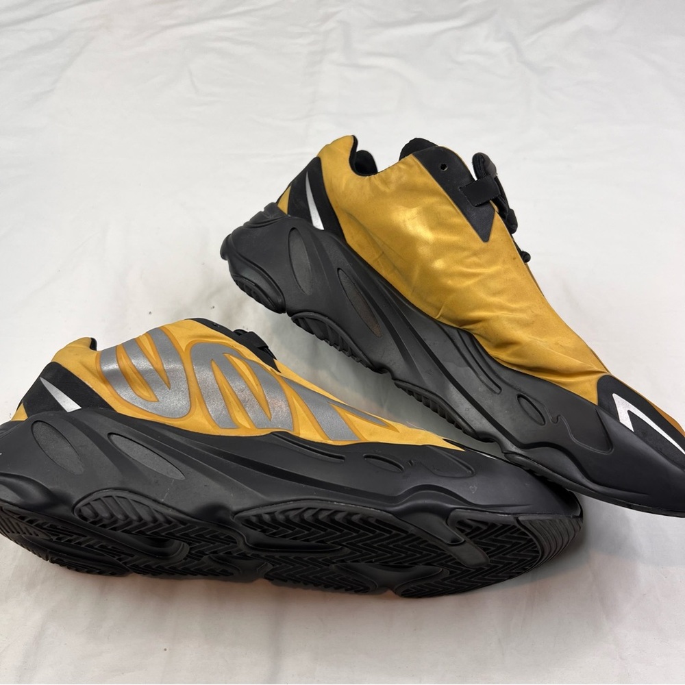 Adidas Yeezy Boost 700 MNVN Honey Flux 779001 Ape 2021 Size 11 L020325 - Picture 1 of 9
